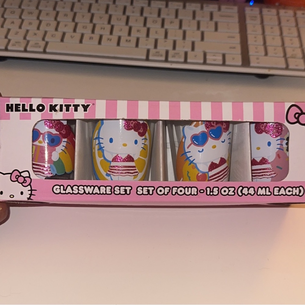 New Sanrio Hello Kitty Glittery Summer Fun 1.5oz Shot Glasses (Set of 4)
